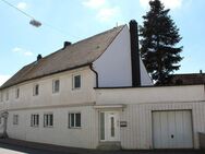 Wohnraum in Hülle und Fülle! Stattliches, historisches Wohnanwesen im Zentrum von Neunkirchen am Brand - Neunkirchen (Brand)