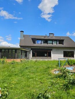 *Reserviert*Korkenziehertrasse: Ein Haus- viele Möglichkeiten! Solides Ein- Zweifamilienhaus - Solingen (Klingenstadt)