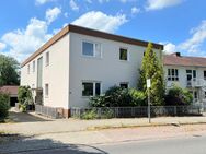 PURNHAGEN-IMMOBILIEN - Bremen-Farge / Rekum - Kapitalanlage - freist. 4-Parteienhaus mit 3 Garagen - Bremen