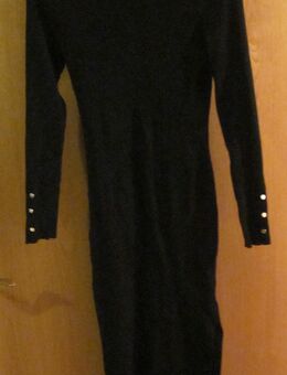 Gr. L = 40/42: Strickkleid, schwarz mit Schlitz "Reserved", nur 2x getragen - München