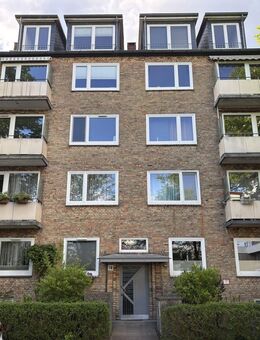 Charmante Dachgeschosswohnung in zentraler ruhiger Lage - Hamburg