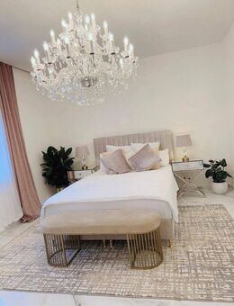 Exklusive, voll möblierte 2,5-Zimmer-Wohnung mit lux. Innenausstattung mit Balkon und EBK - Remscheid