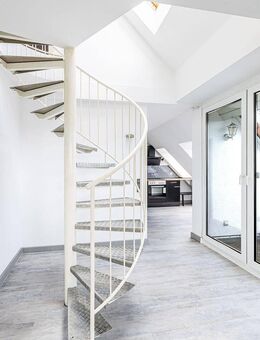 HEGERICH: Zentral, gemütlich und modern - Helle Maisnettewohnung in Oberasbach! - Oberasbach