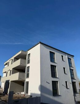 Exklusive Neubauwohnung mit großem Balkon und Garage in einer top Lage ! - Gerolzhofen