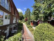 Grün eingewachsenes, lichtdurchflutetes Reihenhaus mit Garten und Garage im Herzen von Großhansdorf zu verkaufen - Großhansdorf