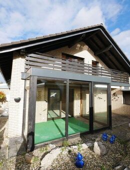 Charmante Doppelhaushälfte mit Wintergarten, Kamin und sonnigem Garten in Hövelhof - Hövelhof (Sennegemeinde)