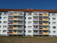 teilsanierte 4-Raum Wohnung mit großem Balkon - Adorf (Vogtland)
