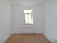 Ab sofort zu haben: Kleine Singlewohnung mit Laminat, Küchenbereich im Vorraum und Bad mit Dusche - Dresden
