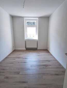 2 Zimmer, Einbauküche, 450 m zur Uni Tharandt - Tharandt