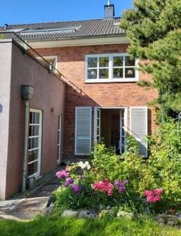 DIE GELEGENHEIT: Schönes, großes Einfamilienhaus in Kiels exklusiver Lage! - Kiel