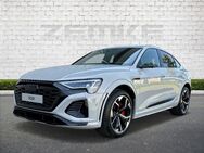 Audi SQ8, Sportback quattro El Panodach, Jahr 2024 - Fürstenwalde (Spree) Zentrum