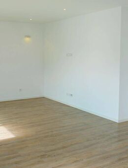 Urbane Lage! Neuwertige 2-3 Zimmer-Wohnung mit Einbauküche - Stuttgart