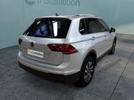 VW Tiguan, 2.0 TDI Life Stand H K, Jahr 2023 - München