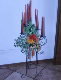 Kerzenständer Metall Farbe silbergrau gepulvert inkl. sechs Kerzen und Blumendeko - Hennef (Sieg) Zentrum