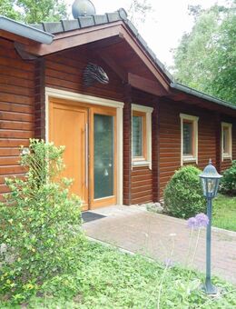 Nachhaltiges Blockbohlenhaus - massiv, ökologisch, idyllisch - Wenzendorf