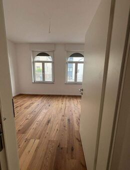 3 Zimmer Wohnung sanierter Altbau in toller Lage in Stuttgart - Stuttgart