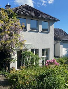 Einfamilienhaus "Pellenzblick" + Einliegerwohnung - Großzügiges Wohnen mit unverbaubarer Weitsicht - Nickenich