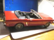 Modell in 1:12 Ford Mustang Cabriolet 1:12 --MODELLAUTO--ca 38 cm lang - Meckenheim