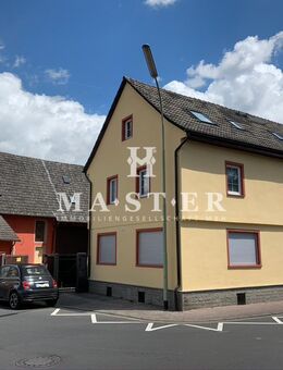 Mehrfamilienhaus mit ausbaubarer Scheune - Friedrichsdorf
