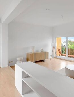 Stilvolle 2-Zi.-DG-Wohnung mit 2 Balkonen in Berlin-Schöneberg - Berlin