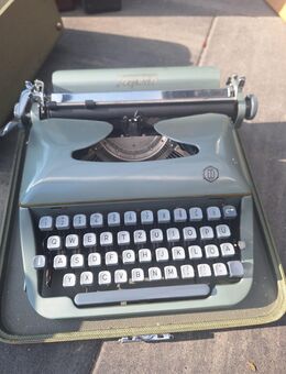 Schreibmaschine Original von Torpedo mit Koffer, 35 € VB - Nettetal