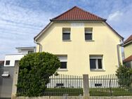 Teilsaniertes Haus mit Baufenster für Neubau und Garten - Viernheim