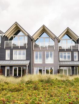 Strandhaus mit unverbaubarem Meerblick + eigenem GB-Blatt - List