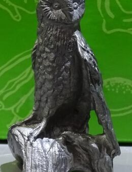 Vogel Eule auf Holzstamm aus Zinn für Setzkasten - Spraitbach