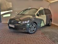 VW Touran, 2.0 TDI Active STNDH, Jahr 2022 - Ganderkesee