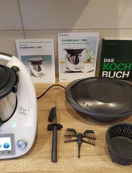 Thermomix TM5 komplettes Zubehör wie Kochbuch, Cook-Key, Varoma - Gachenbach