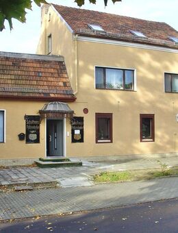 Attraktives Wohn- und Geschäftshaus mit soliden Mieteinnahmen und Eigennutzungsmöglichkeit - Birkenwerder