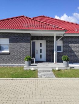 Barrierefreier Bungalow Massivhaus 150 m2 + 60 m2 Terrasse + Doppelgarage 54 m2 - Lehrte