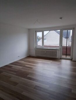 Helle 2-Zimmer-Wohnung mit Balkon in Celle - Celle