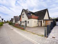 Großzügiges, modernisierungsbedürftiges Ein- /Zweifamilienhaus in Timmendorfer Strand - Timmendorfer Strand