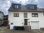 1-2 Familienhaus mit insgesamt sieben Garagen in Knüllwald-Rengshausen - Knüllwald