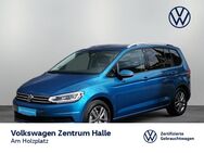 VW Touran, 1.5 TSI Active, Jahr 2022 - Halle (Saale)