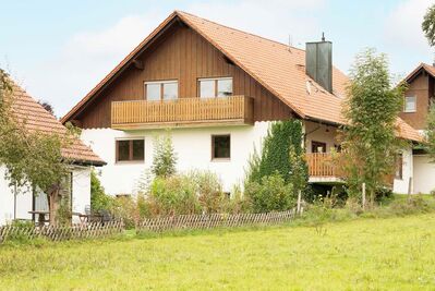 Freistehendes Einfamilienhaus mit Einliegerwohnung in schöner Lage provisionsfrei zum Verkauf