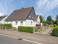 Exklusives Angebot - Charmante Doppelhaushälfte in Neuss-Reuschenberg mit großem Grundstück - Neuss