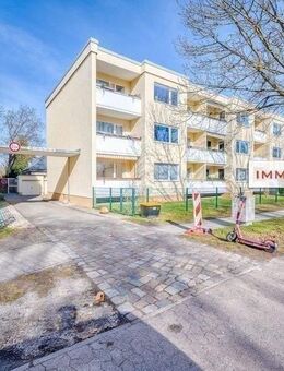 IMMOBERLIN.DE - Sehr sympathische Wohnung mit Südloggia in angenehmer Lage nahe der Havel - Berlin