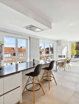 Neuwertig und lichtdurchflutet: Großzügige Penthousewohnung mit sonniger Dachterrasse in Harburg - Hamburg