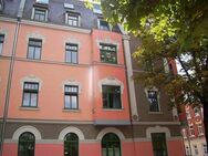 Speziell geschnittene Zweiraum-Dachgeschosswohnung in der Nordvorstadt mit Loggia - Zwickau