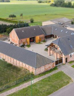 Ihr Traum vom Vierseitenhof - Pferdestall und -koppel, Parkplätze & 4 Wohnungen inklusive! - Wittstock (Dosse)