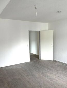 ++ WBS ERFORDERLICH - Wohnung mit Einbauküche und Balkon ++ - Remscheid