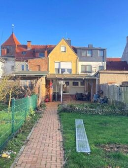 Zentral: Stadthaus mit Südterrasse - Garage - Gartengrundstück.... - Teterow