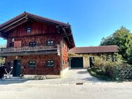 Holzhaus-Romantik - zukunftsfähige Rarität mit Option auf Praxis bzw. Wohnraum im Anbau - Aldersbach