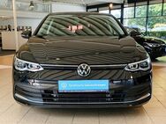 VW Golf VIII 2.0 TDI DSG Move Panoramadach AHK Navi - Glinde