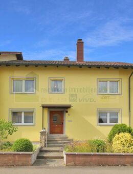 Vielseitiges Zweifamilienhaus mit ausgebauten DG, Garten u. zwei Garagen in Donaueschingen - Ideal für Familien, Mehrgenerationen oder Kapitalanleger! - Donaueschingen