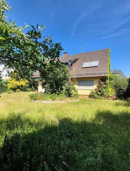 Charmantes Einfamilienhaus mit eingewachsenem Garten auf 798 m² großen Grundstück zu verkaufen. - Wendelstein