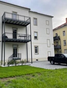 Sehr schöne 4 Zimmerwohnung mit Einbauküche, Terrasse und Gartenanteil, Dusche/Wanne, Stellplatz - Dresden