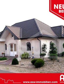 Musterhaus! Luxus Landhaus Villa mit massiver Garage, Rundfenster und schönem Eingangsgiebel in Twist gelegen! - Twist